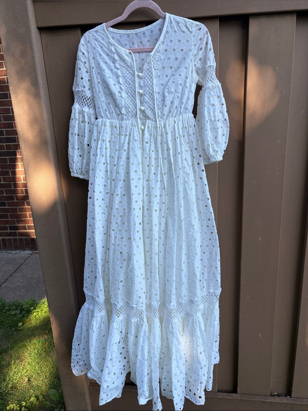1960s Vintage Women's White Eyelet Wedding Dress